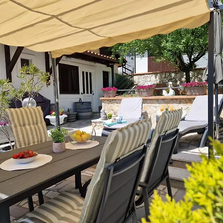 Guesthouse Tina With Terrace And Parking Near Opatija ماتولي