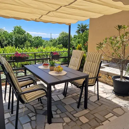 Apartment Guesthouse Tina With Terrace And Parking Near Opatija
