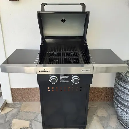 Guesthouse Tina With Terrace And Parking Near Opatija דירה מטולי