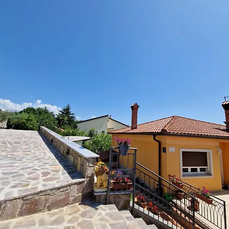 Lejlighed Guesthouse Tina With Terrace And Parking Near Opatija Matulji