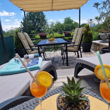 Guesthouse Tina With Terrace And Parking Near Opatija *