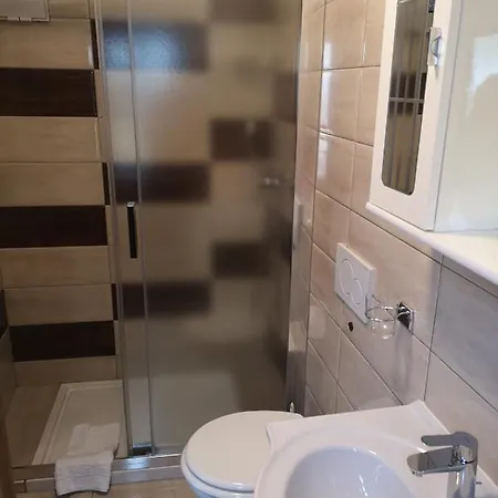 Guesthouse Tina With Terrace And Parking Near Opatija דירה