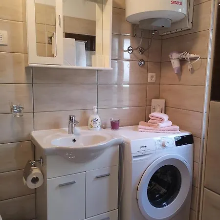 Guesthouse Tina With Terrace And Parking Near Opatija מטולי